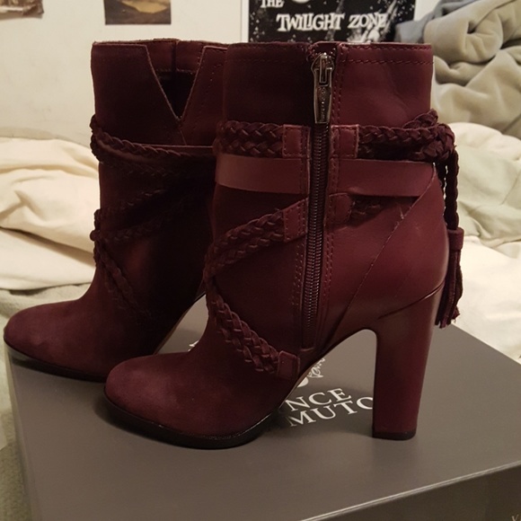 Vince Camuto burgundy/purple booties - Picture 2 of 4